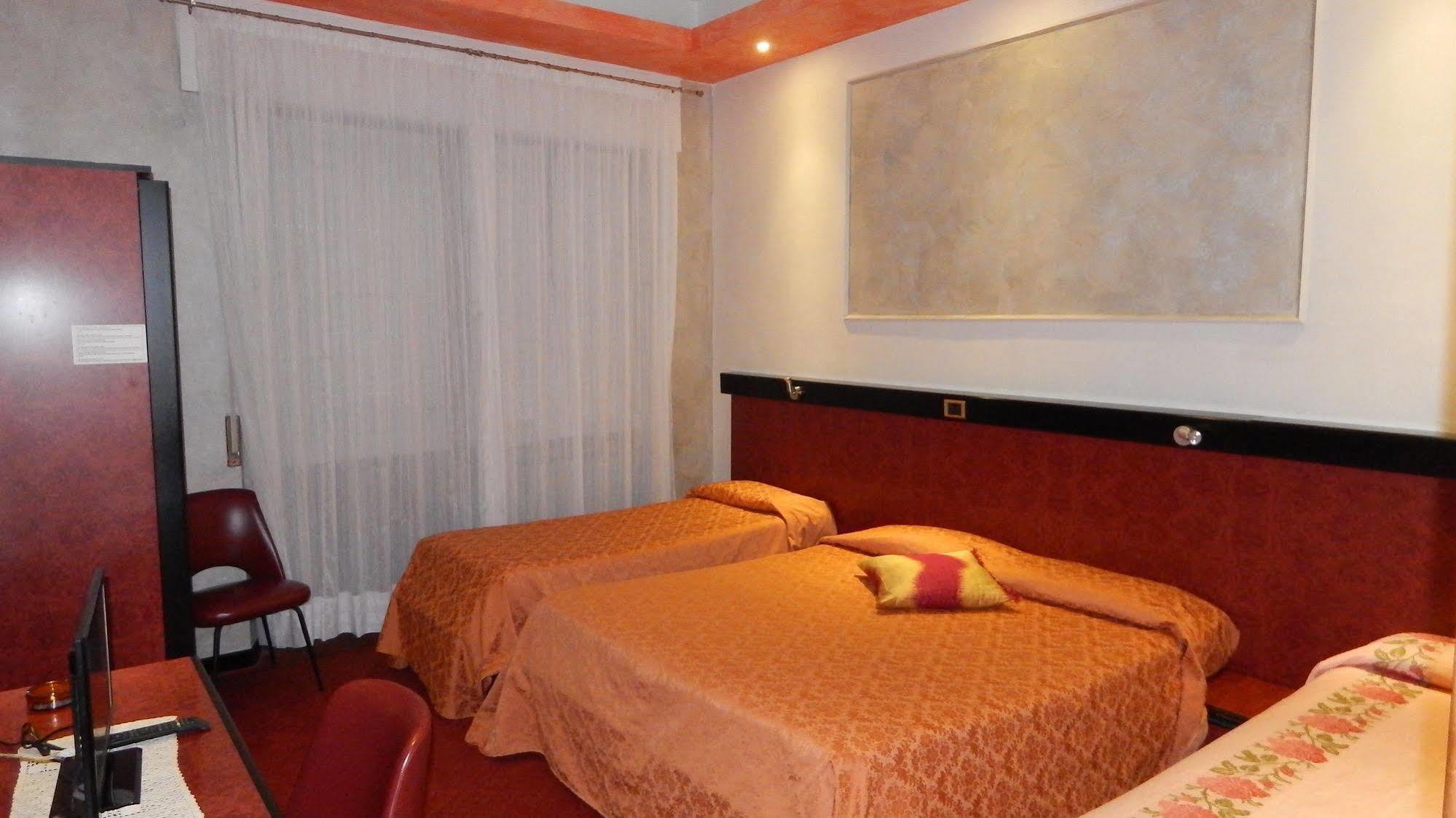 Hotel Royal Viverone Exterior photo